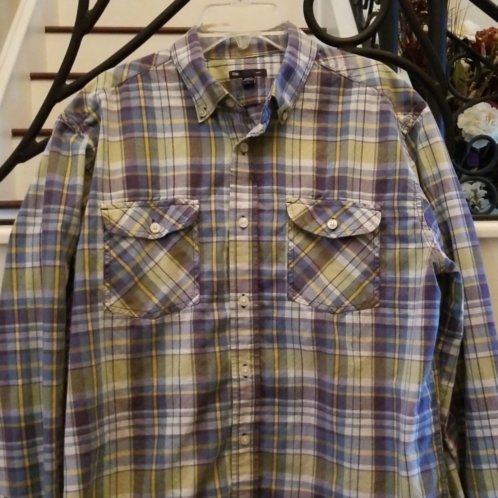 Gap Button Down Long Sleeve Shirt